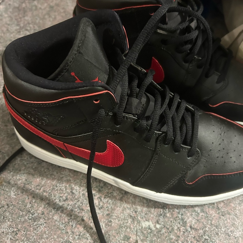 Jordan’s size 8